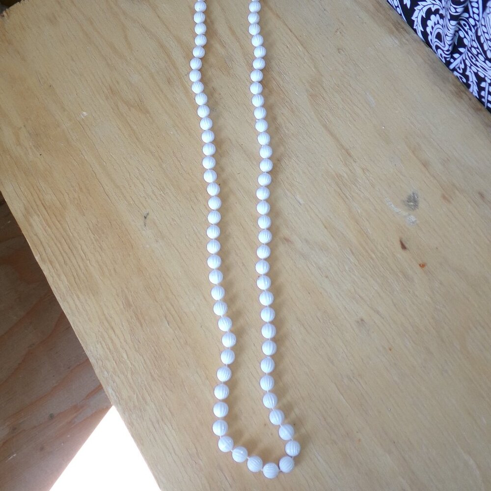 Vtg. Round White Beaded Necklace
